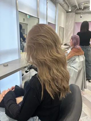 セミロング karin💋海外 バタフライカットのヘアスタイル