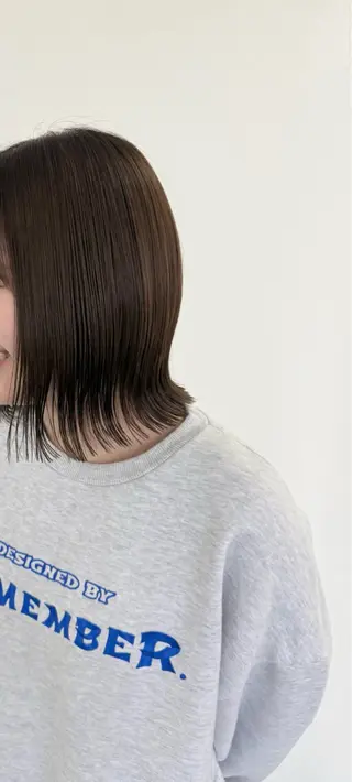 ミディアム カラー 陰山 友咲のヘアスタイル