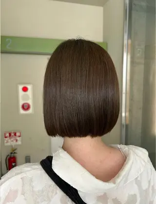 ショート .AIRI🌼 暖色/ぱつっとぼぶのヘアスタイル