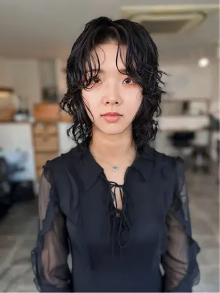 ミディアム パーマ 梅田  illfrere 所属・イルフレール ryuのヘアスタイル