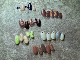 ネイル Mahiru ➰🎀🤍のネイルデザイン