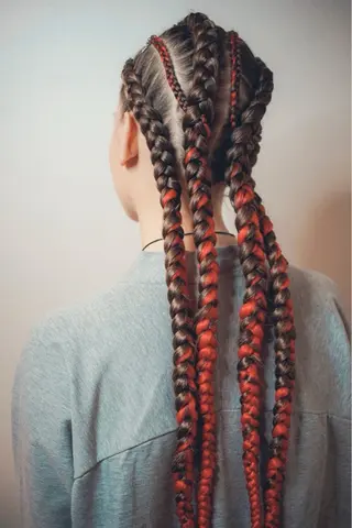 ヘアアレンジ 🩵atelier- 01 優奈🩵のネイルデザイン