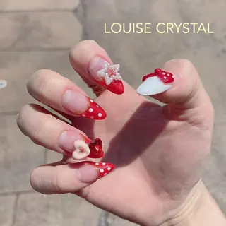 ネイル LOUISE CRYSTALのネイルデザイン