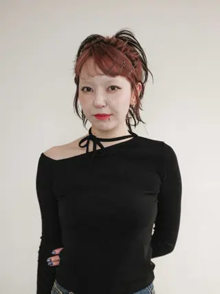 ロング ヘアアレンジ 🦠デザインカラー/ 魚瀬あおい🦠のヘアスタイル