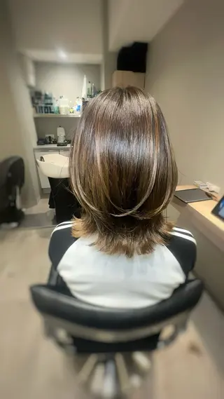 ミディアム MiU所属・韓国×髪質改善×美髪 縮毛矯正×レイヤーのヘアスタイル