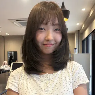 ミディアム カラー こまつばらみお/レイ ヤー/ダブルカラーのヘアスタイル