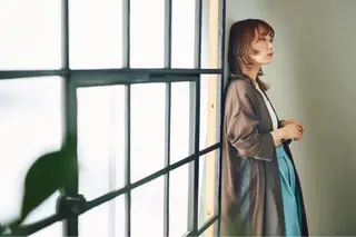 ロング メンズバレイヤージュ 斉藤春のヘアスタイル