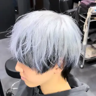 ショート ブームボックス所属・メンズハイトーン 佐藤智頼のヘアスタイル