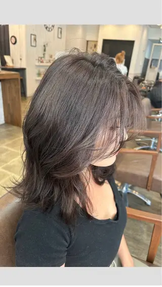 セミロング 松本 玲菜のヘアスタイル