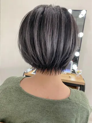 ショート カラー🌈/カット /栄/misa👻のヘアスタイル