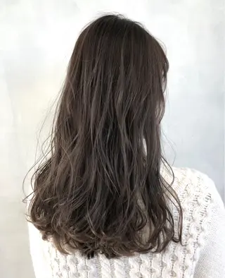 セミロング カラー 艶ハイトーンブリーチ 🌈小林侑雅のヘアスタイル