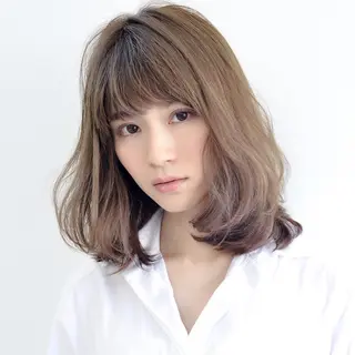 ミディアム カラー 奥田 千尋のヘアスタイル