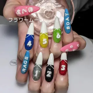 ネイル フラワー ムーンのネイルデザイン