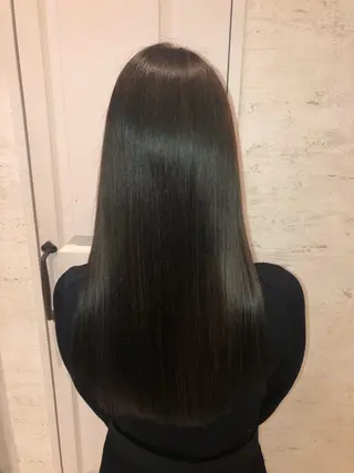 ミディアム 代表山口ひな 髪質改善のプロのヘアスタイル