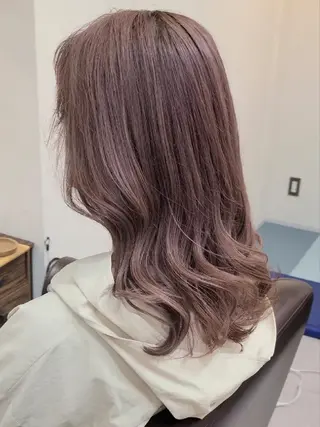 セミロング カラー ブリーチカラー🌈 嘉名 真樹のヘアスタイル