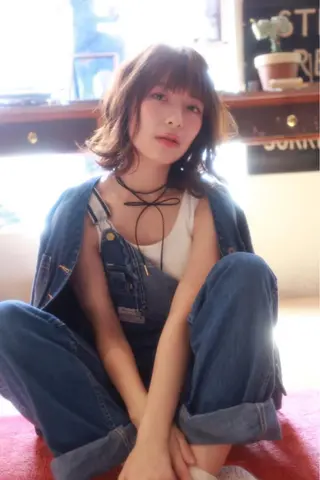 ミディアム MUSASHI ブリーチカラー◎のヘアスタイル