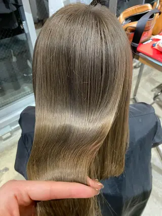 カラー dipty MOILA所属・辻 貴音のヘアスタイル