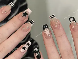 ネイル 藤江 月のネイルデザイン