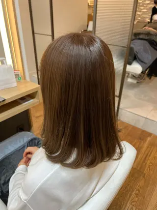 ミディアム カラー 工藤 梨花のヘアスタイル