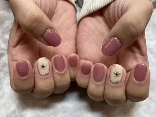 ネイル ネイルリボン 受付スタッフのネイルデザイン