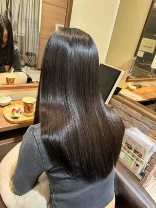 ロング 西山 瑞希のヘアスタイル