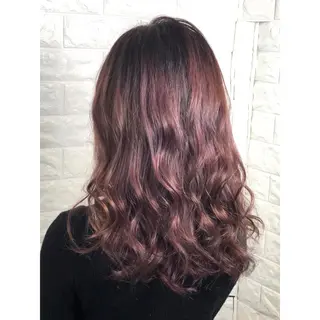 セミロング カラー KIZU 髪質改善 怪談を語る美容師のヘアスタイル