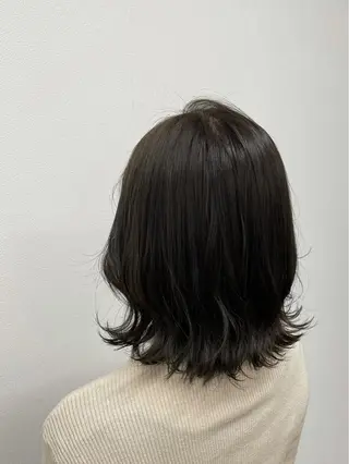 ミディアム 小林 愛花のヘアスタイル