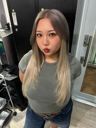 ロング カラー ハイトーン&髪質改善 ＆韓国エクステ🤎のヘアスタイル