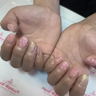 ネイル ネイルリボン 受付スタッフのネイルデザイン