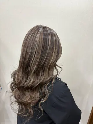 ロング 江波戸 恵のヘアスタイル