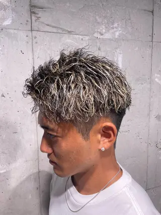 ショート カラー パーマ メンズ 艶髪/透明感🪽 DISCO🪽のヘアスタイル