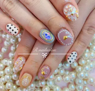 ショート R NAILSALONのネイルデザイン