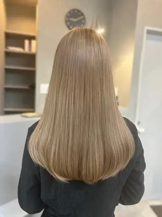 ロング カラー moe🎀 透明感カラーのヘアスタイル
