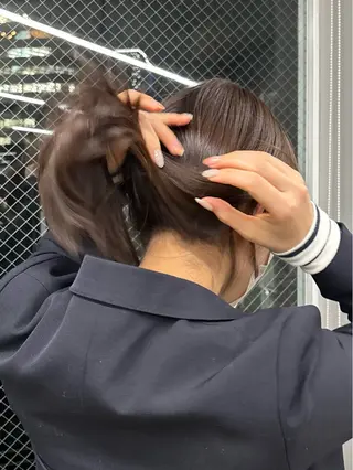 セミロング nude所属・𝐀𝐦𝐞𝐫𝐢 /透明感カラーのヘアスタイル