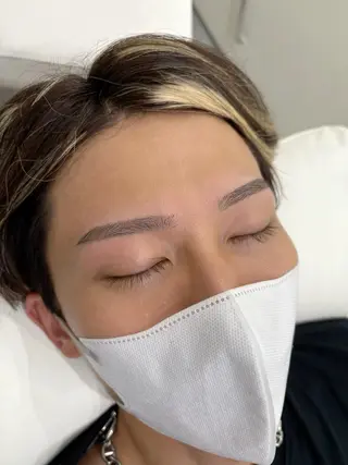 メンズ アイブロウ アイブロウサロン店長 🫧AMIの眉毛・アイブロウイメージ