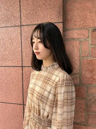 ミディアム ~洗練ナチュラル~ 🪵 岡田 知佳のヘアスタイル