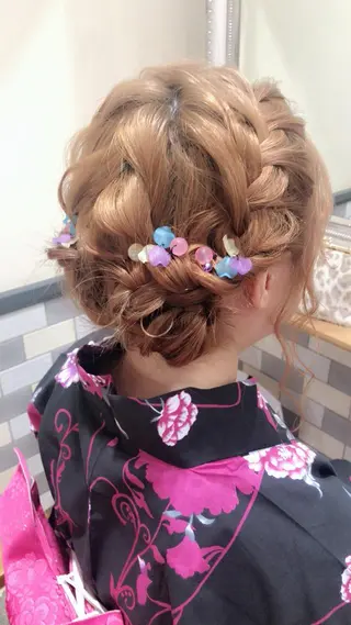 ミディアム カラー ヘアアレンジ ✳︎SERA✳︎ 平日のみご案内のマツエク・マツパデザイン