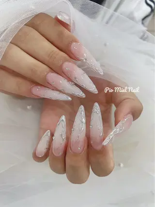 セミロング Pio Mielのネイルデザイン