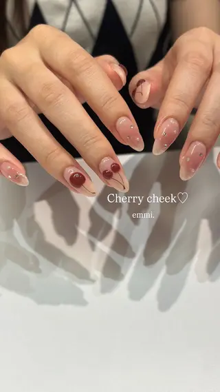ネイル GO TODAY SHAiRE SALON 表参道colore店所属・emmi nailのネイルデザイン