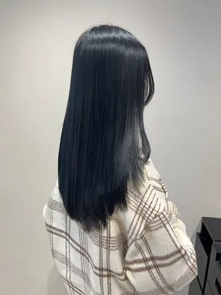ロング カラー ノイシキ サキのヘアスタイル