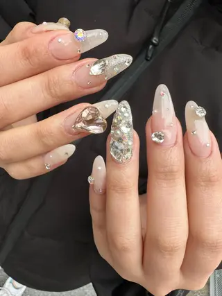 ロング カラー ヘアアレンジ キッズ ネイル マツエク・マツパ アイブロウ 福田 加奈のネイルデザイン