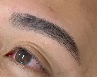 アイブロウ Lyspois natsuのマツエク・マツパデザイン