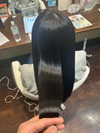 ロング ルプラボウ/ぴーす/ 縮毛矯正のヘアスタイル