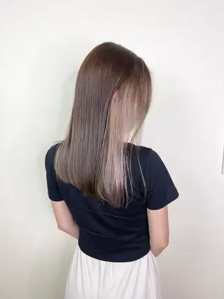 セミロング カラー ハイライトカラー✨ グレージュ✨鎌倉光洋のヘアスタイル