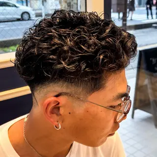 ショート パーマ メンズ 吉田 新平のヘアスタイル