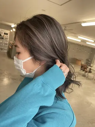 ロング カラー オフホワイトアンドなんば所属・福西 洋斗のヘアスタイル