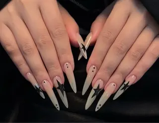 ネイル Kaka_ パラジェル、長さだしのネイルデザイン