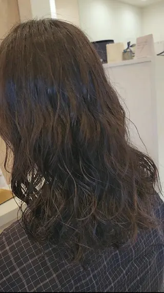 セミロング パーマ “垢抜けパーマヘア” 佐藤ジルのヘアスタイル