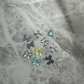 ネイル repos~ルポ~所属・里見 麗のネイルデザイン