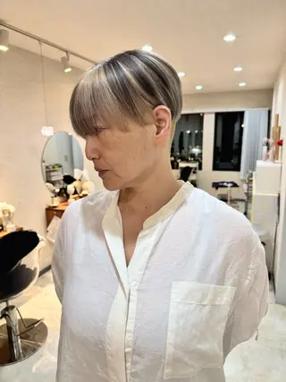 ショート カラー コイデ リュウセイのヘアスタイル